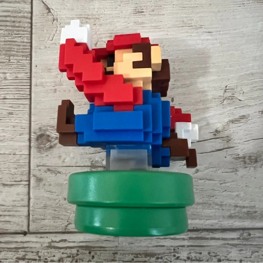 Nintendo Switch Super Mario Bros 30th Anniversary 8-Bit Modern Color Amiibo